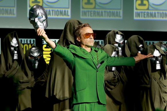 Robert Downey Jr. a été révélé en 2004 lors du Comic-Con de San Diego comme le nouveau grand méchant de la galaxie Marvel.