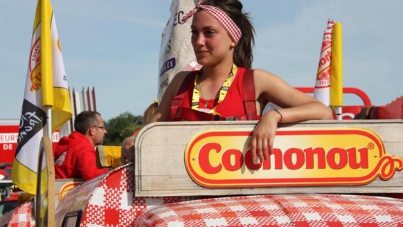 On ne pouvait pas le rater sur le Tour. Si t'as pas ton bob Cochonou, t'as  raté ton Tour de France