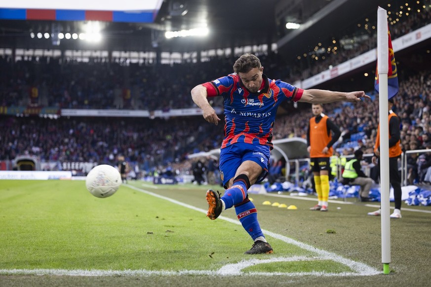 Xherdan Shaqiri (FCB) schiesst einen Eckball im Super League Spiel zwischen dem FC Basel 1893 und dem BSC Young Boys, im Stadion St. Jakob-Park in Basel, am Sonntag, 6. Oktober 2024. (KEYSTONE/Peter K ...