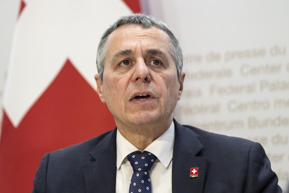 Bundesrat Ignazio Cassis spricht an einer Medienkonferenz ueber rechtliche und politische Handlungsmoeglichkeiten.gegenueber der Hamas, am Mittwoch, 22. November 2023, in Bern. (KEYSTONE/Peter Schneid ...