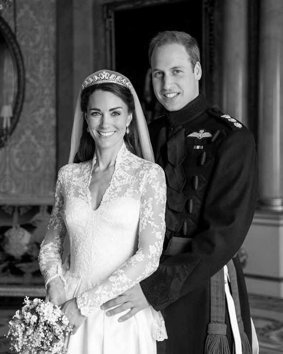 Le prince et la princesse de Galles ont partagé un cliché inédit de leur mariage, à l&#039;occasion de leurs noces de muguet.