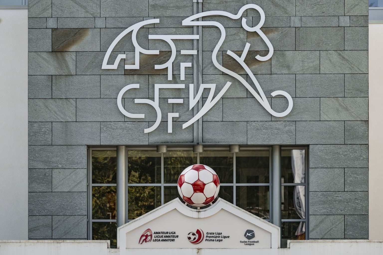 Das Haus des Schweizer Fussballs, Sitz des Schweizerischen Fussballverbandes SFV, mit den Geschaeftsstellen der Fussball Amateurliga, der Ersten Liga und der Swiss Football League, am Montag, 16. Okto ...