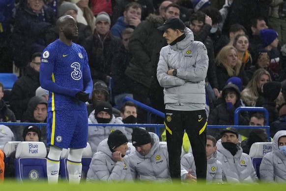 Chelsea&#039;s Romelu Lukaku is about to enter the field of play as Chelsea&#039;s head coach Thomas Tuchel looks him during the English Premier League soccer match between Chelsea and Leeds United, a ...