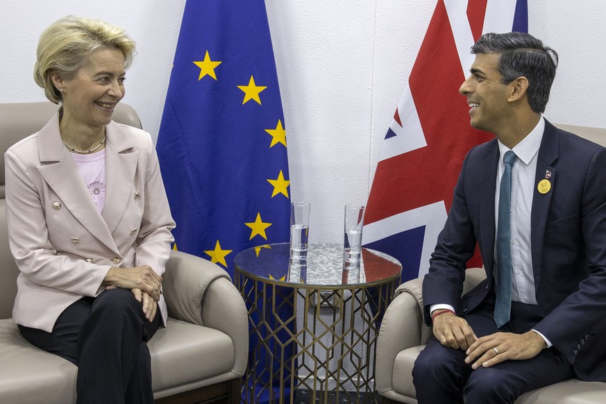 La présidente de la Commission européenne, Ursula von der Leyen et le premier ministre britannique, Rishi Sunak.