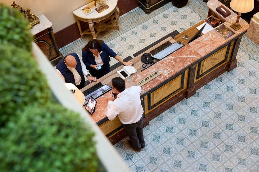 Ici, les concierges du Beau-Rivage travaillent par roulement, de 7h à 16h et de 14h à 23h.