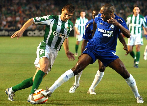 Chelsea&#039;s William Gallas, front right, steals the ball from Betis player Joaquin Sanchez during a Group G Champions League soccer match in Seville, Spain, Tuesday Nov. 1, 2005. (KEYSTONE/AP Photo ...