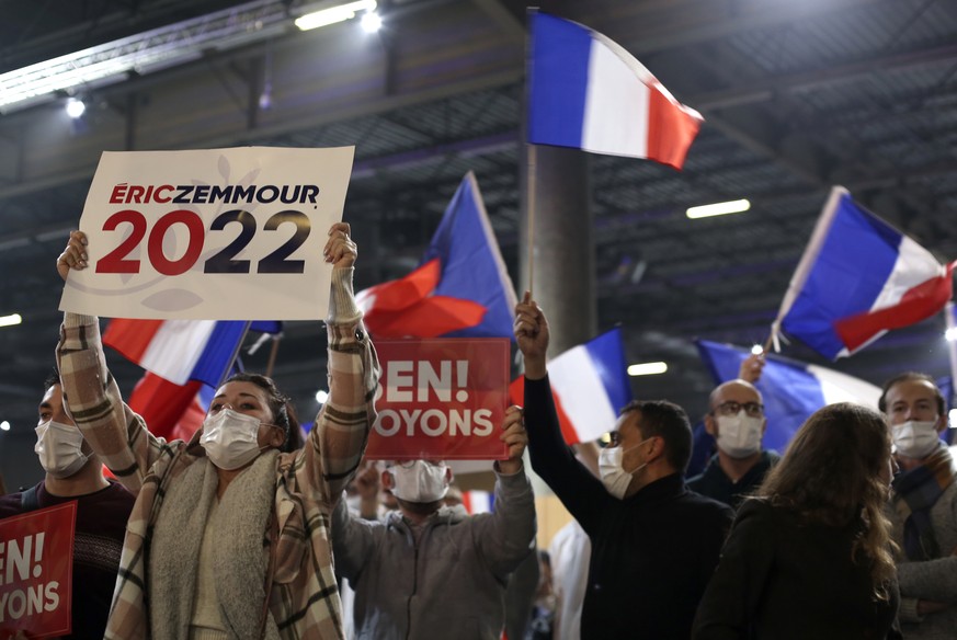 Zemmour rassemble 13 000 fans pour son premier meeting officiel