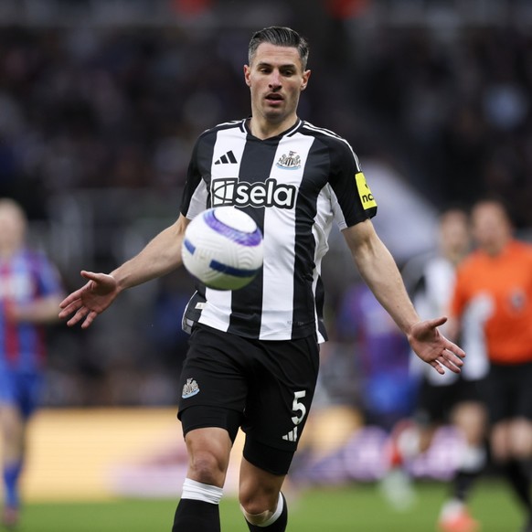 Fabian Schär a marqué pour Newcastle en Coupe de la Ligue