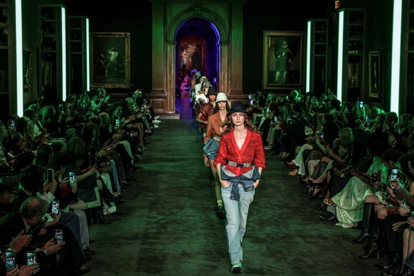 Models present creations by designer Nicolas Ghesquiere during the Louis Vuitton Cruise 2027 collection show in New York City, U.S., May 20, 2026. REUTERS/Jeenah Moon
