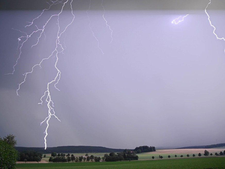 Les services de météo ont compté près de 95'000 coups de foudre dans la nuit de mercredi à jeudi Archives).