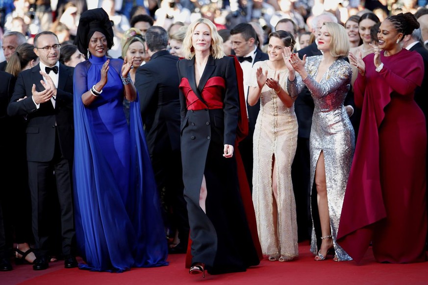 epa06750486 Jury President Cate Blanchett arrives for the screening of &#039;The Man who Killed Dom Quixote&#039; and Closing Awards Ceremony of the 71st annual Cannes Film Festival, in Cannes, France ...