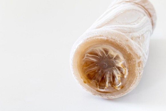 pet flsche gefroren kalt freezer frozen