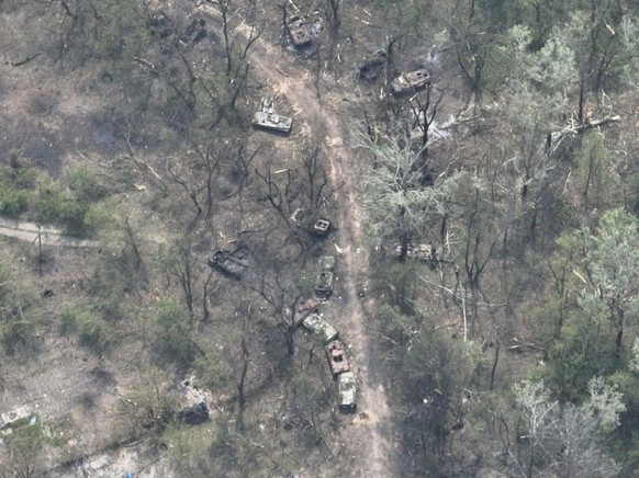 Une unité russe dans la forêt.