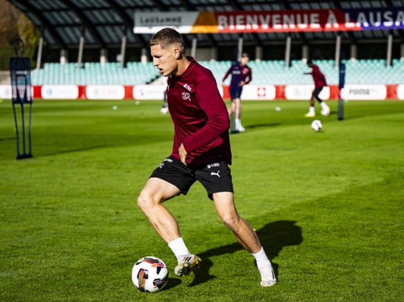 L'international suisse quitte Montpellier pour rejoindre B稷e.