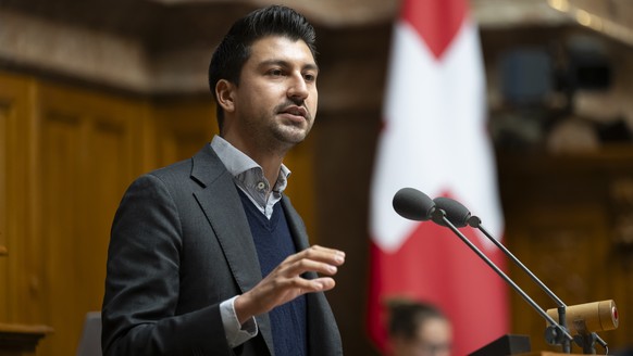 Fabian Molina, SP-ZH, spricht waehrend der Herbstsession der Eidgenoessischen Raete, am Donnerstag, 19. September 2024 im Nationalrat in Bern. (KEYSTONE/Anthony Anex)