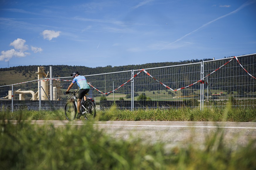 La victime, un policier retraité âgé de 64 ans qui faisait du vélo, s'est fait percuter par un véhicule. (image d'illustration).