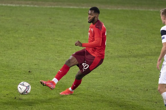 Edimilson Fernandes avec l&#039;équipe de Suisse