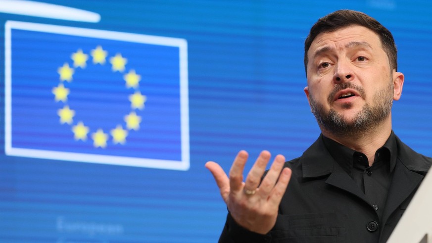 Le président ukrainien Volodymyr Zelensky, ici photographié lors d'une conférence de presse au sommet des chefs d'Etat et de gouvernement de l'Union européenne, le jeudi 18 décembre.