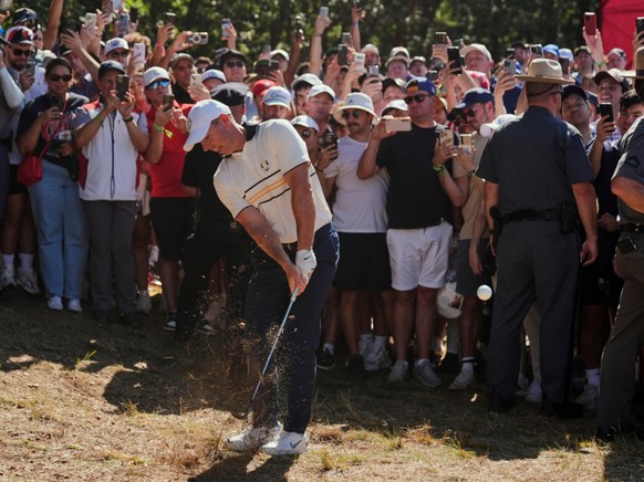 Rory McIlroy a dû jouer ses coups dans une ambiance hostile