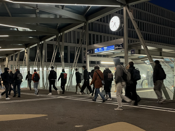Reportage en gare de Renens, au premier jour du nouvel horaire CFF 2025.