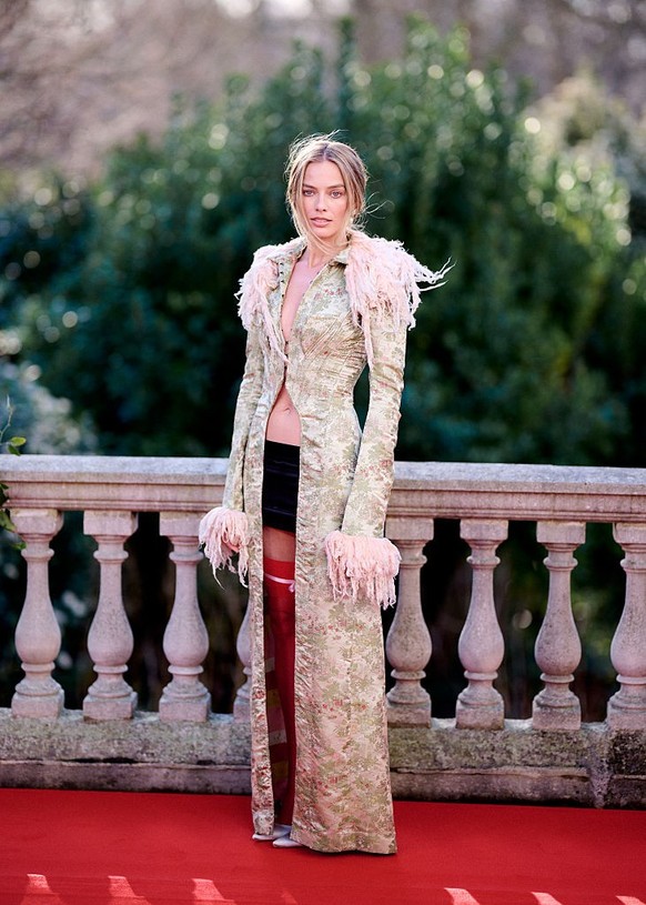 LONDON, ENGLAND - FEBRUARY 04: Margot Robbie attends the "Wuthering Heights" Photocall at Spencer House on February 04, 2026 in London, England. (Photo by Gareth Cattermole/Getty Images)