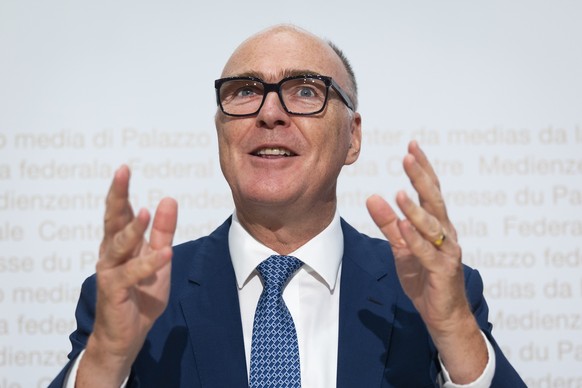 Bundesrat Martin Pfister spricht waehrend einer Medienkonferenz zur Studie "Sport Schweiz 2026", am Dienstag, 18. August 2026 in Bern. (KEYSTONE/Peter Klaunzer)