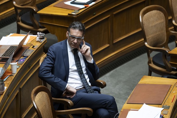 Bundesratskandidat und Nationalrat, Gerhard Andrey, GP-FR, reagiert bei den Gesamterneuerungswahlen des Bundesrates durch die Vereinigte Bundesversammlung, am Mittwoch, 13. Dezember 2023 im Nationalra ...