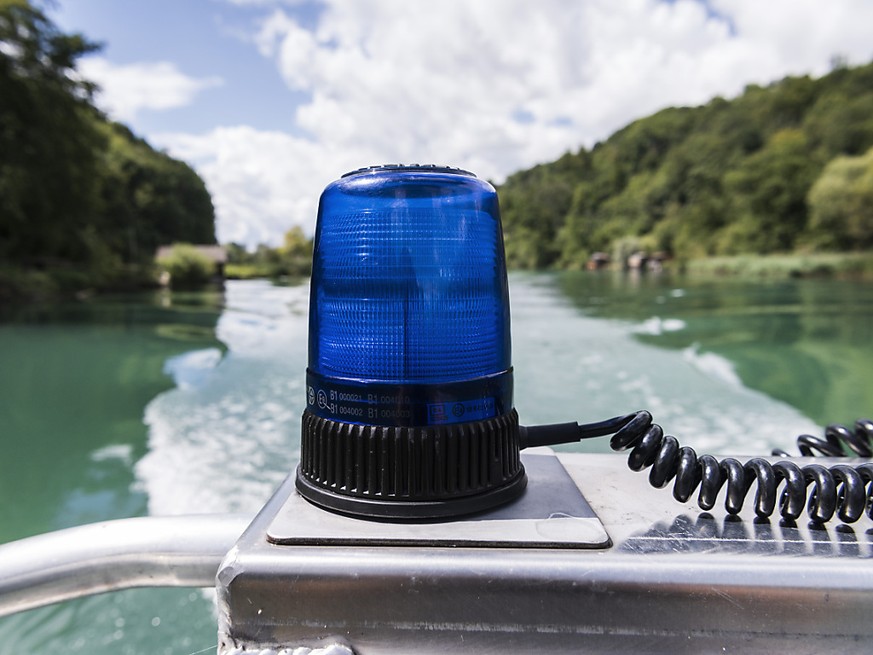 La brigade fluviale a été engagée pour retrouver l'adolescent qui a plongé dans la rivière pour échapper à la police (photo prétexte).