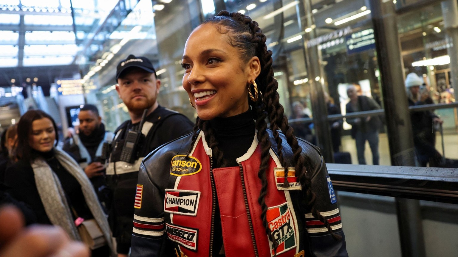Alicia Keys à la gare de St-Pancras à Londres, le 11 décembre 2023.