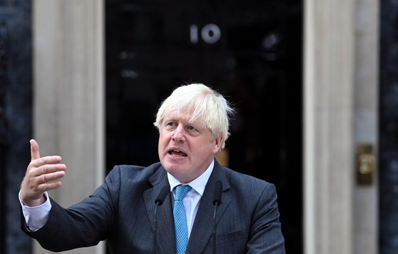 epa10163234 Outgoing British Prime Minister Boris Johnson makes a farewell speech at Downing Street in London, Britain, 06 September 2022. Johnson will formally relinquish his role to Queen Elizabeth  ...
