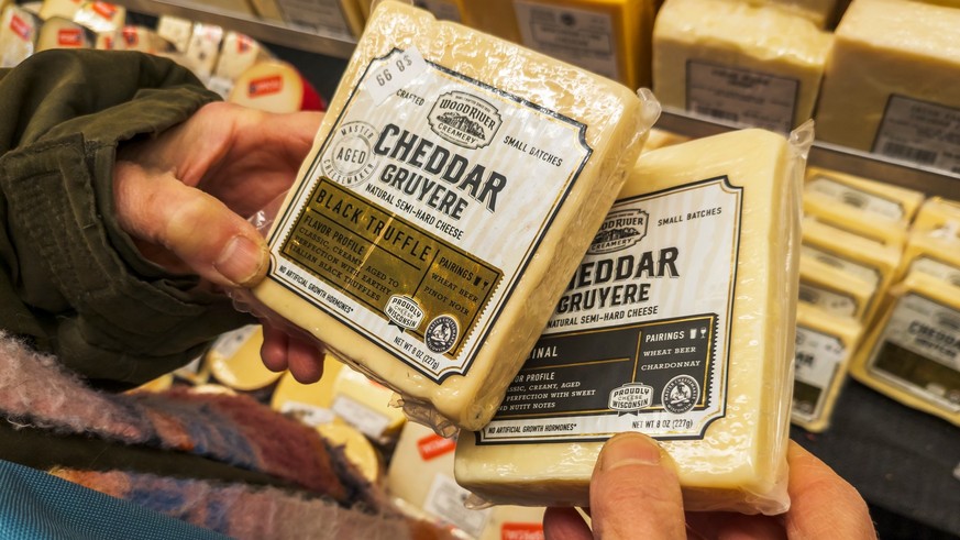 Une version modifiée et clairement américaine du gruyère, trouvée dans un supermarché de New York.