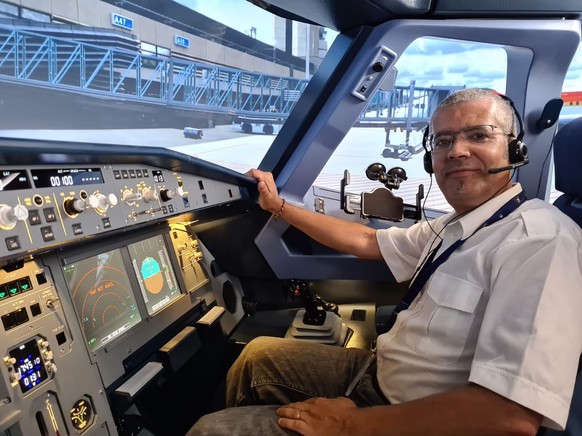 Après 20 ans passés comme consultant (ou «dispatcher») au sein de la compagne de jets privés suisse TAG Aviation, Vincent Grondin est désormais formateur dans des écoles d'aviation, ainsi qu'expert-co ...