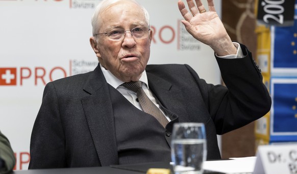 Alt-Bundesrat Christoph Blocher spricht waehrend einer Medienkonferenz zur Vernehmlassung von Pro Schweiz zum EU-Vertragspaket, am Montag, 27. Oktober 2025 in Bern. (KEYSTONE/Peter Klaunzer)