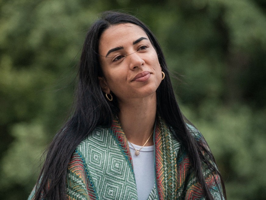 Alessandra Fausto pensait consulter pour un mal de dos, elle a trouvé un prédateur.