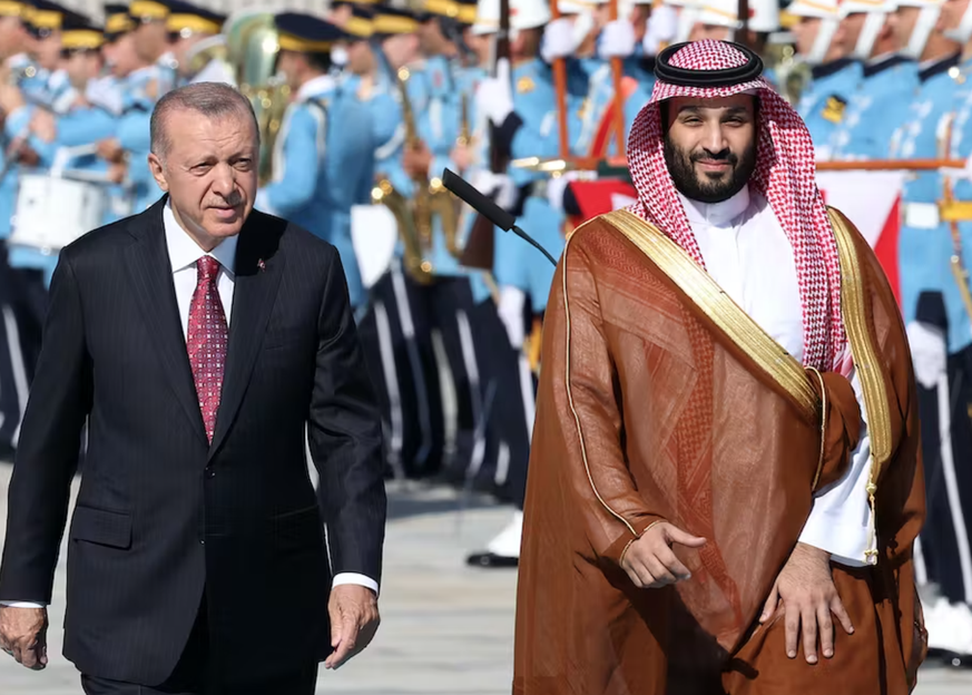 Le président turc Recep Tayyip Erdogan reçoit le prince héritier d’Arabie saoudite Mohammed ben Salmane à Ankara le 22 juillet 2022. Deux alliés traditionnels de Washington qui jouent de plus en plus  ...