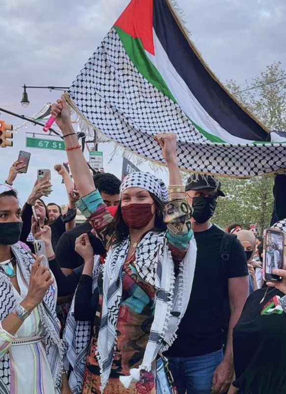 Bella Hadid lors d&#039;une manifestation pour la Palestine