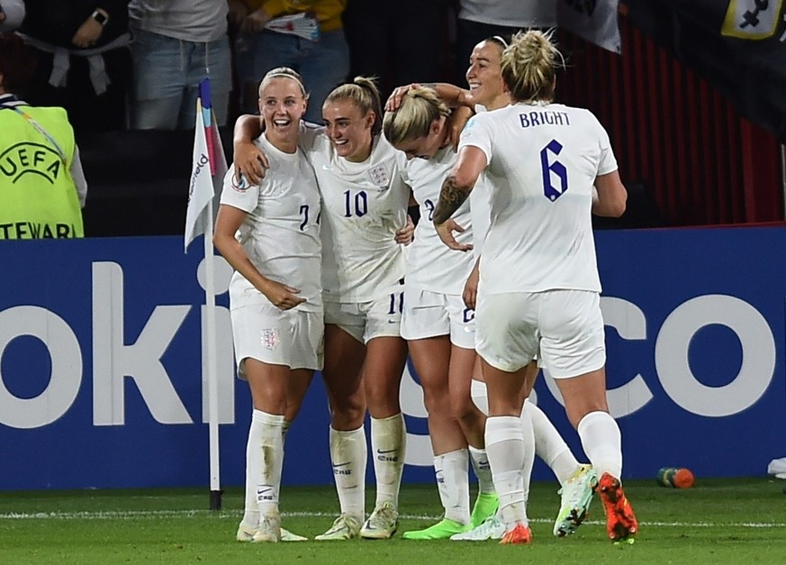 epa10092816 England&#039;s Alessia Russo celebrates with teammates after scoring the 3-0 during the UEFA Women&#039;s EURO 2022 semi final soccer match between England and Sweden in Sheffield, Britain ...