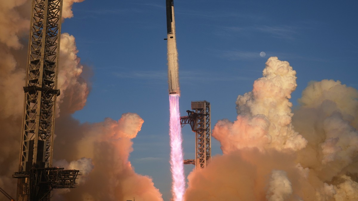 La mégafusée Starship signe son premier vol en orbite