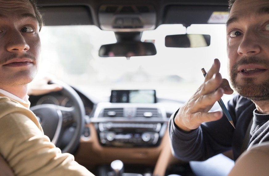 La formation des futurs conducteurs doit être adaptée aux évolutions technologiques, en intégrant à la théorie les systèmes d&#039;aide à la conduite et d&#039;automatisation, selon le conseil fédéral ...