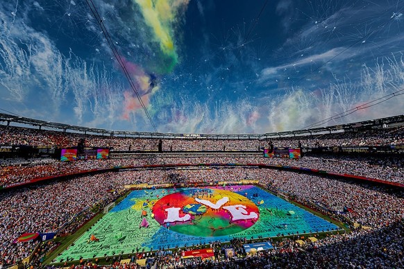 EAST RUTHERFORD, UNITED STATES - JULY 19: Burna Boy, Shakira, Justin Bieber, BTS, Special characters from Sesame Street and The Muppets, Madonna, Gustavo Dudamel, Coldplay PS22 Dudamel during the worl ...