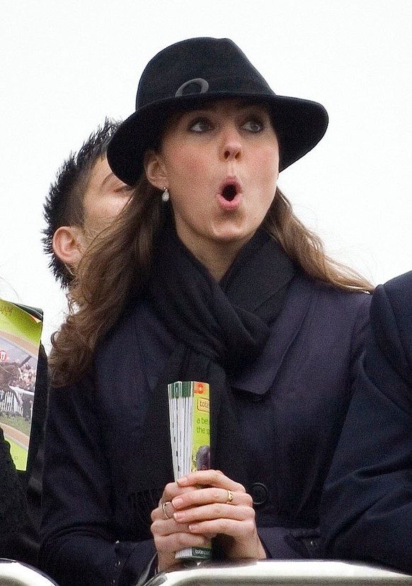 ASCOT, UNITED KINGDOM - JUNE 23: (EMBARGOED FOR PUBLICATION IN UK NEWSPAPERS UNTIL 24 HOURS AFTER CREATE DATE AND TIME) Catherine, Princess of Wales watches &#039;The Sandringham Stakes&#039;, in whic ...