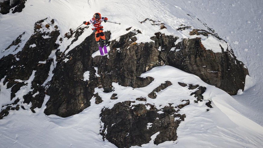 Elisabeth Gerritzen from Switzerland competes to win the women&#039;s ski event and overall FWT women&#039;s ski ranking during the Verbier Xtreme Freeride World Tour (FWT) finals on the &quot;Bec des ...