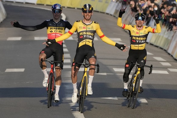 Le triplé lors de Paris-Nice 2022. (AP Photo/Francois Mori)