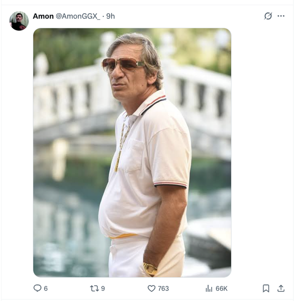 La dégaine de Murat Yakin obsède les réseaux sociaux