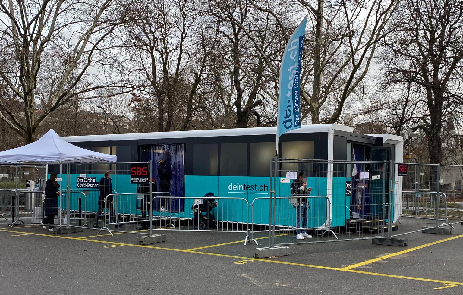 Covid-Testzenter deintest.ch auf dem Bushof in Zürich