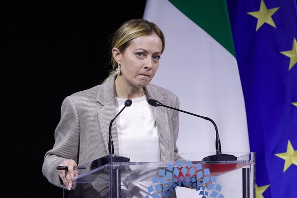epa12897810 Italian Prime Minister Giorgia Meloni speaks at the 76th National Assembly of Italian hoteliers' association Federalberghi in Rome, Italy, 18 April 2026. EPA/FABIO FRUSTACI