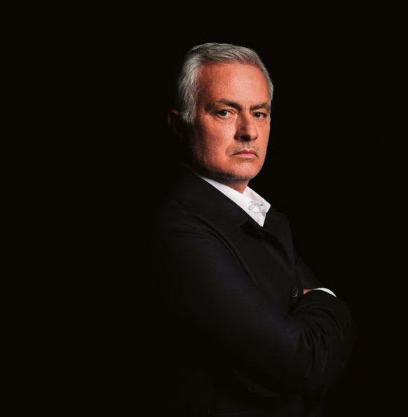 José Mourinho fait la leçon aux Suisses dans les vestiaires.
