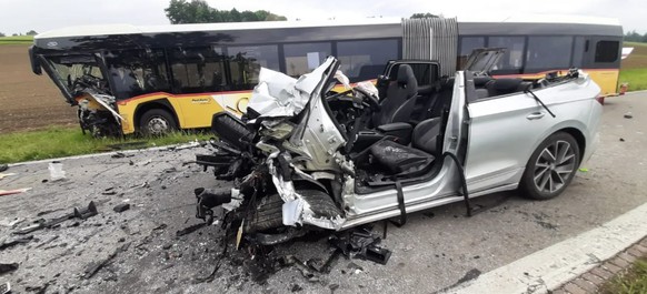 Un accident de car postal fait neuf blessés