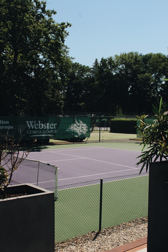 Le David Lloyd Country Club Geneva propose notamment des courts de tennis.