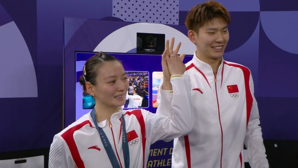«On s'en fout de la médaille, montre bien ta bague, chérie.»